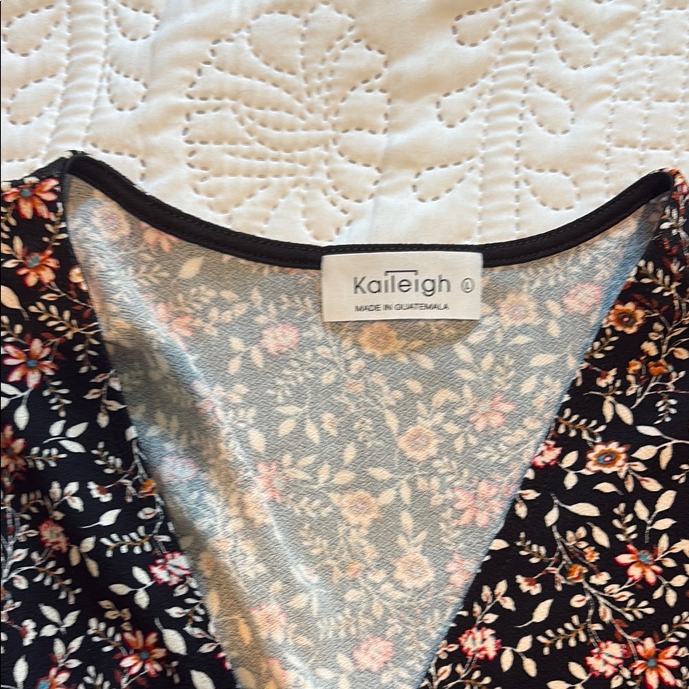 Kaileigh Long Sleeve Floral Dress - Picture 2 of 4